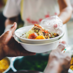 Bruno Garcia Redondo apresenta programas estruturais, como o PAA e o PNAE, que fortalecem a segurança alimentar em comunidades vulneráveis.