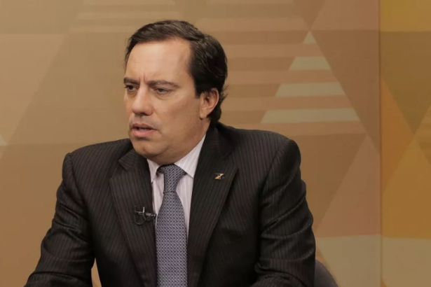 Pedro Duarte Guimarães explica como os pagamentos emergenciais foram essenciais para a sustentação das famílias e a prevenção do colapso social na pandemia.