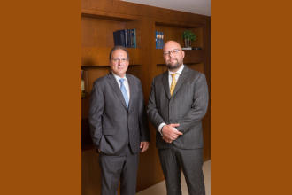 O stay period suspende temporariamente as cobranças durante a recuperação judicial, esclarece Pimentel & Mochi Advogados Associados.